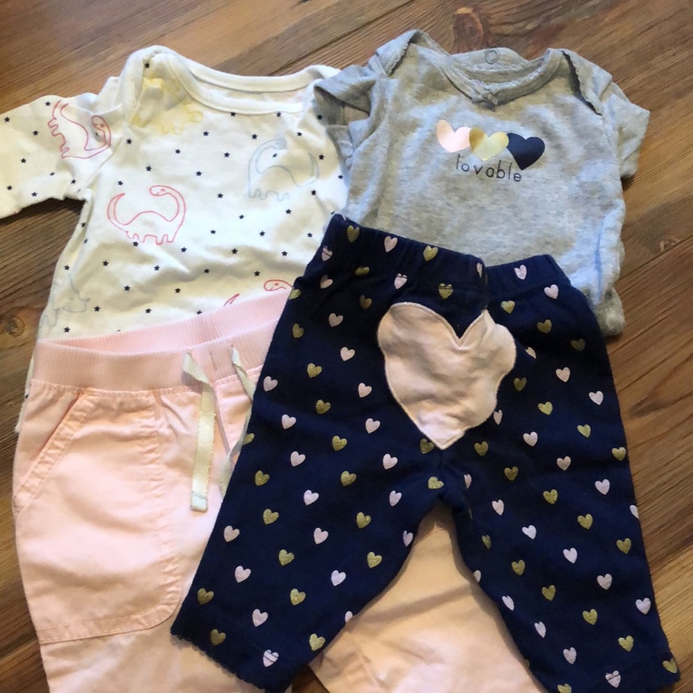 Carters & gap bundle - Picture 11 of 11